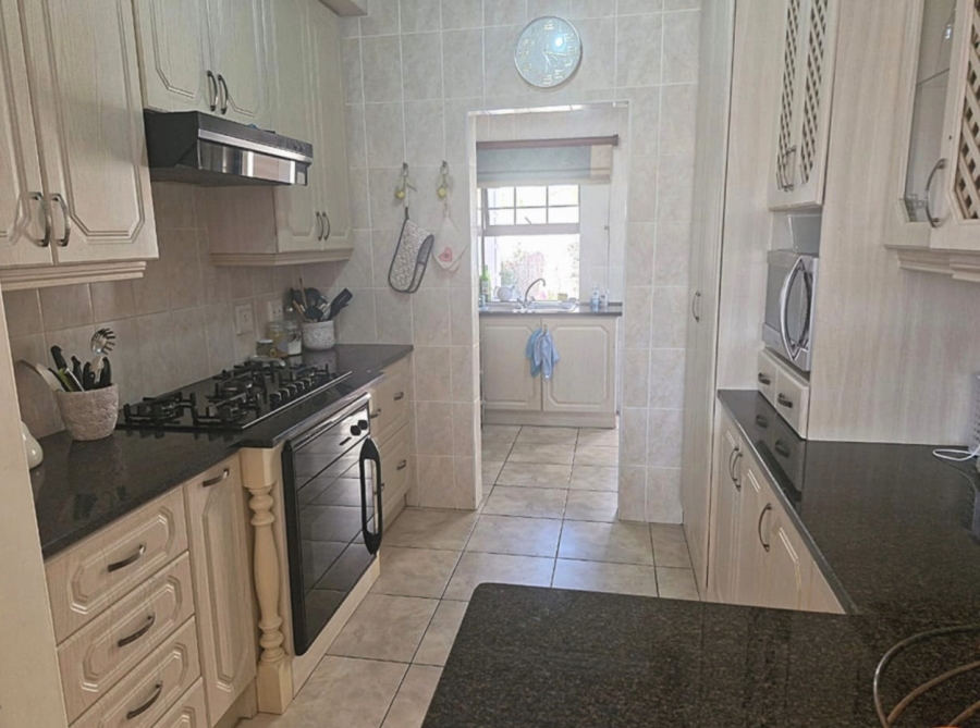 3 Bedroom Property for Sale in Reebok Western Cape